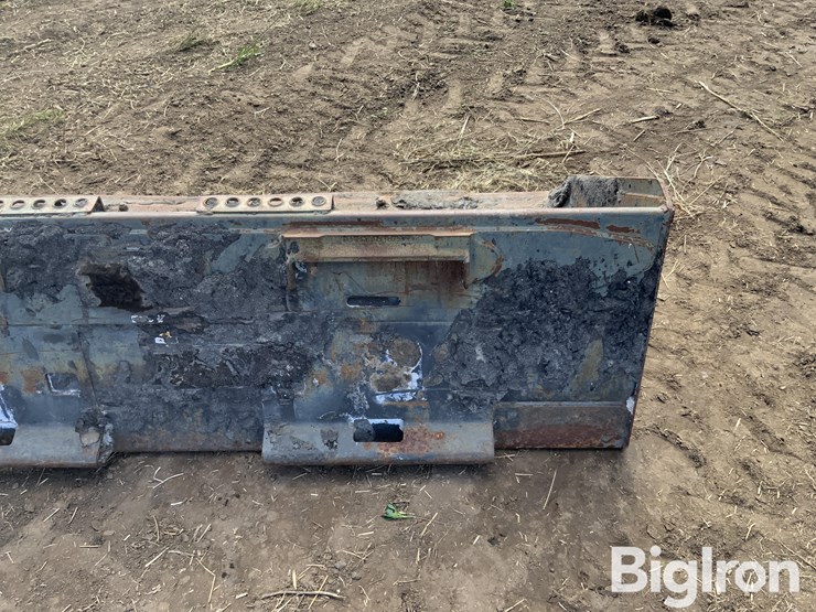 bobcat-6’-skid-steer-bucket-image-11