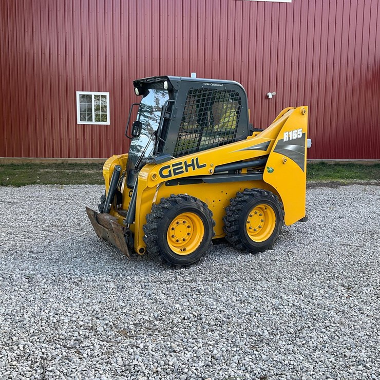 2018 GEHL R165