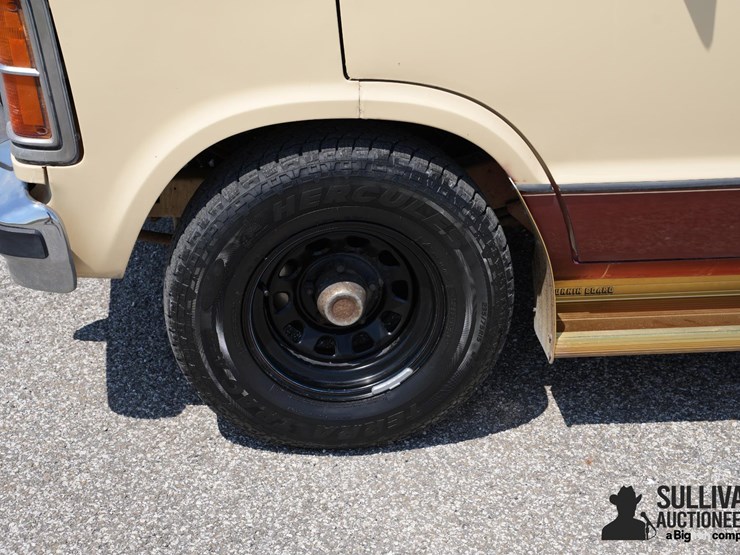 1985-dodge-ram-250-image-13