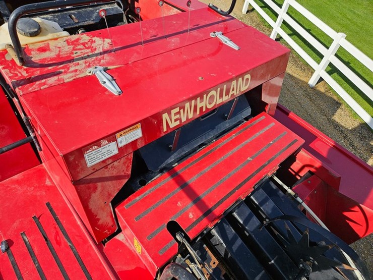 new-holland-590-image-22
