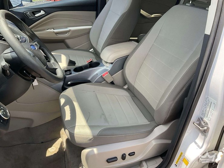 2016-ford-escape-image-19