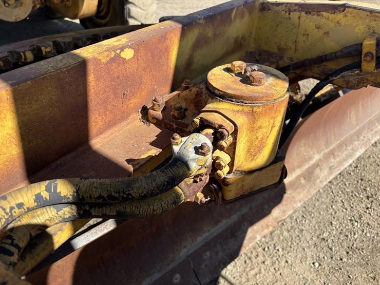 caterpillar-14e-image-22