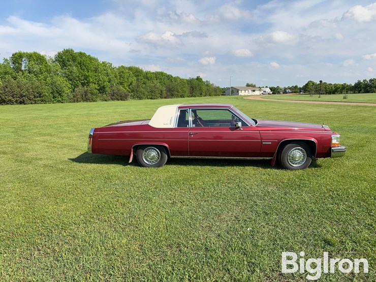 1983-cadillac-coupe-de-ville-2-door-coupe-image-4