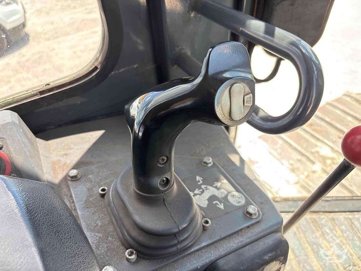 2018-deere-650k-image-75