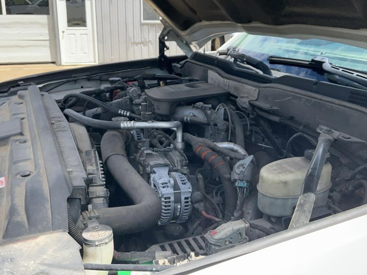 2015-chevrolet-3500-image-53