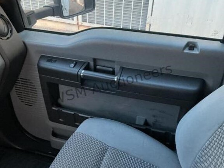 2012-ford-f550-image-25
