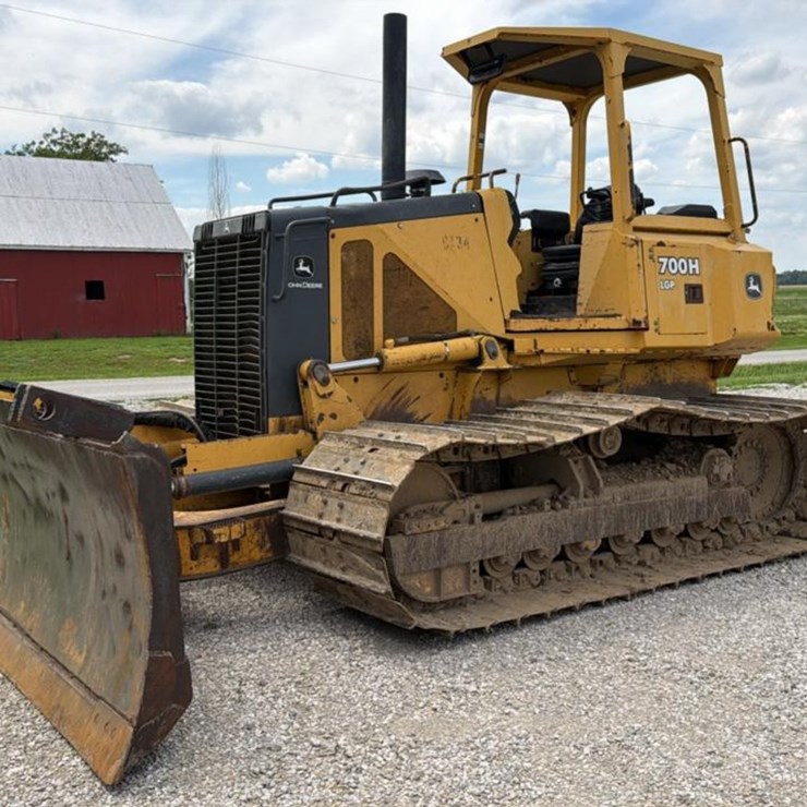 2004 DEERE 700H