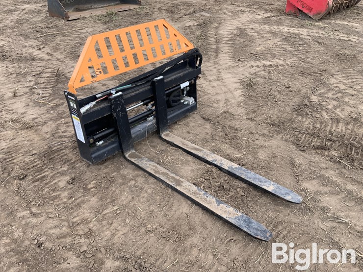2023-wolverine-pfa-11-3300g-hydraulic-fork-skid-steer-attachment-image-3