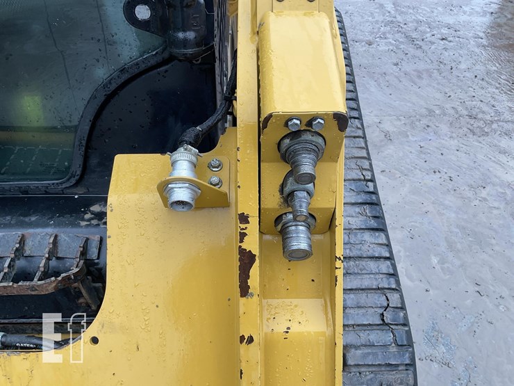 2021-caterpillar-259d3-image-12