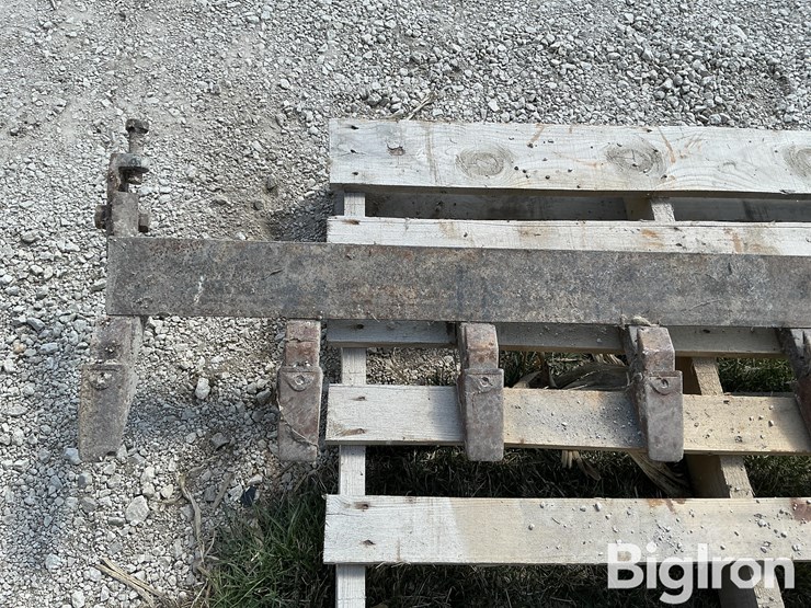 bobcat-bucket-attachment-image-11