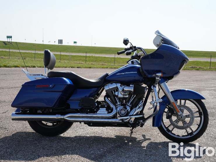 run-#11---2015-harley-davidson-road-glide-motorcycle-image-4