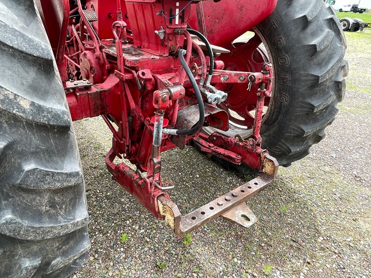 #4905-•-farmall-560-diesel-tractor-image-22