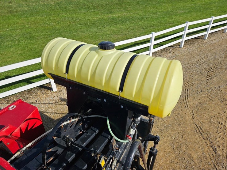 new-holland-590-image-25