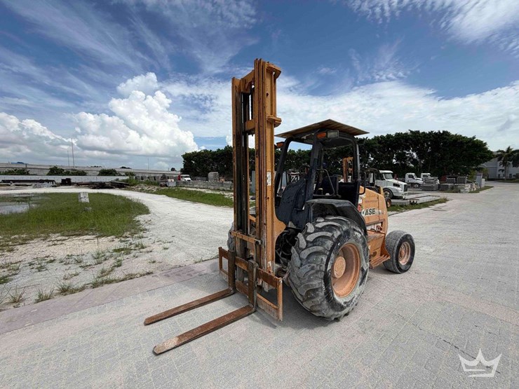 2007-case-586g-image-2
