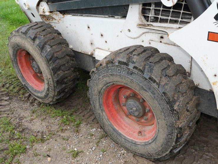 2015-bobcat-s650-image-15