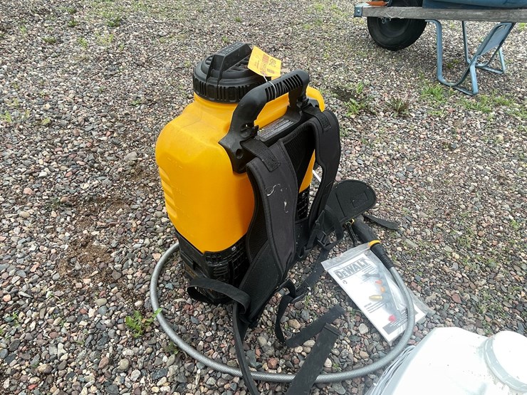 #4942-•-dewalt-20v-cordless-backpacker-sprayer-image-6