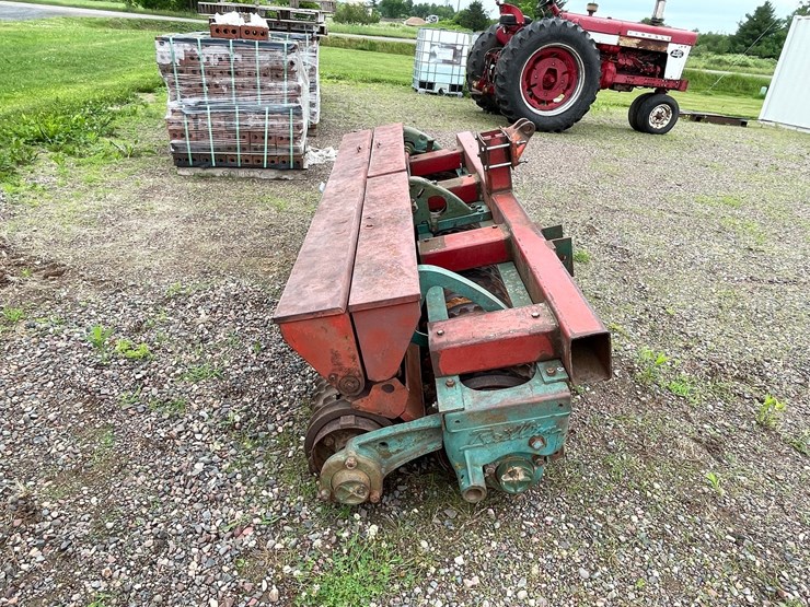 #4914-•-brillion-3-point-seeder-image-4