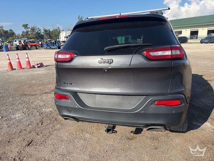 2016-jeep-cherokee-image-26