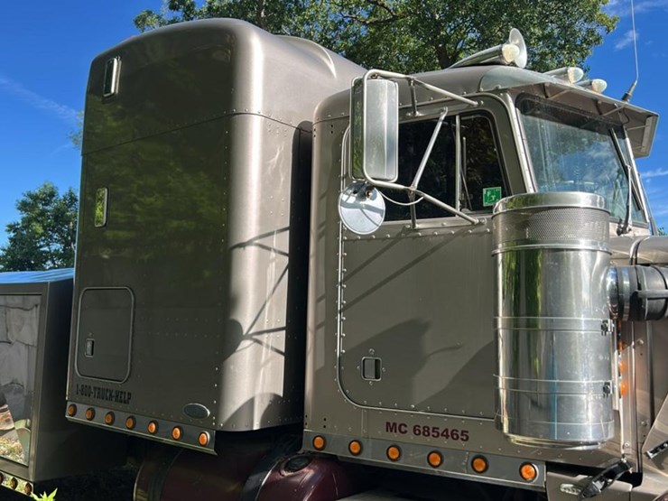1979-peterbilt-359-image-56