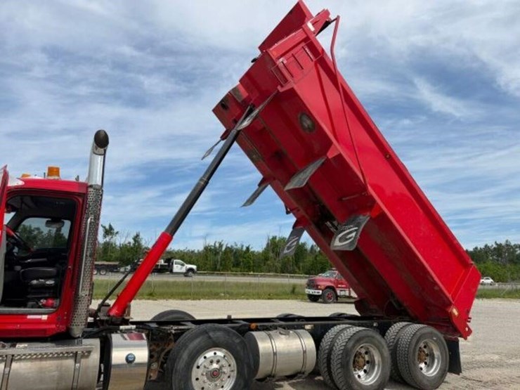 2021-kenworth-t880-image-29