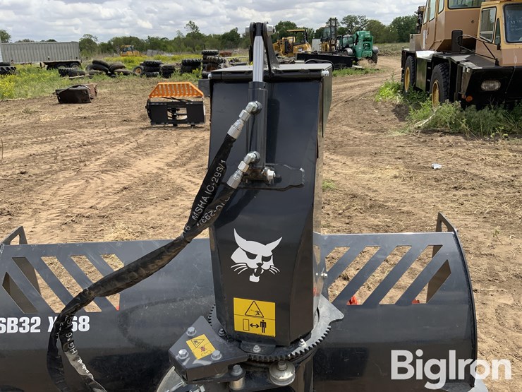 2023-bobcat-sb32-x-68-hydraulic-snow-blower-skid-steer-attachment-image-18