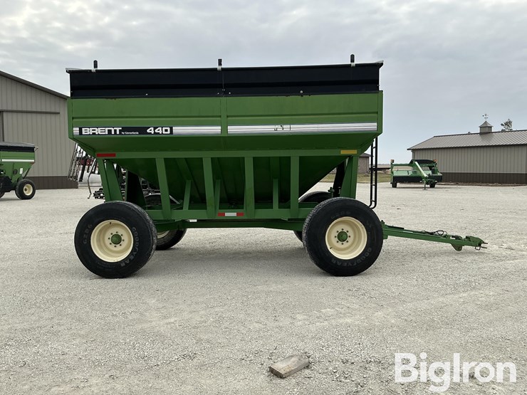 unverferth-brent-gt440-grain-wagon-image-4