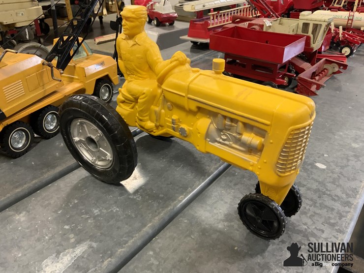empire-toy-tractor-image-3
