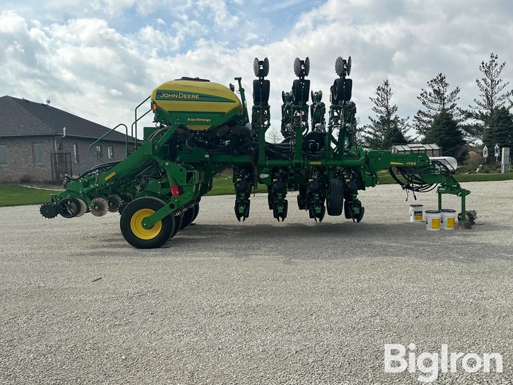 2018-john-deere-1795-image-4