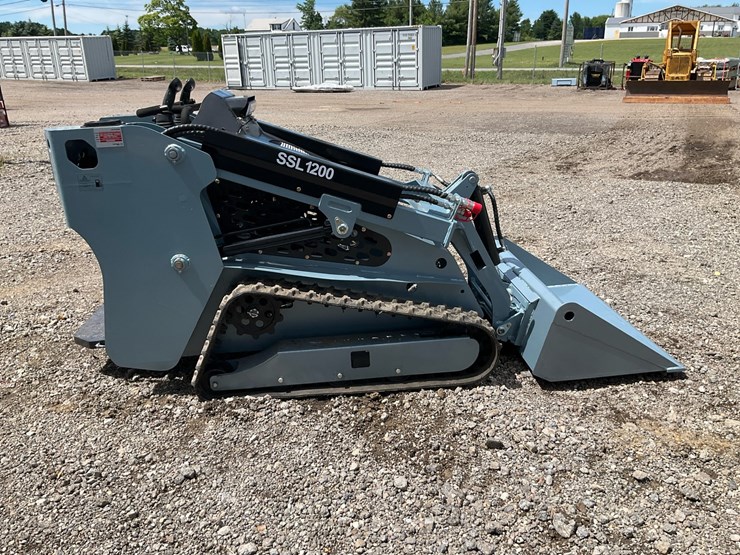 #1018-•-unused-sdlanch-ssl1200-mini-track-skid-steer-loader-image-6
