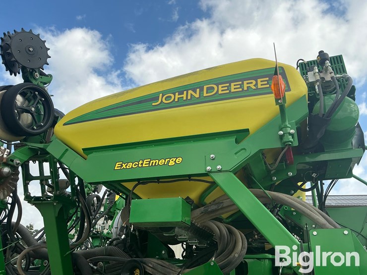 2018-john-deere-1795-image-15
