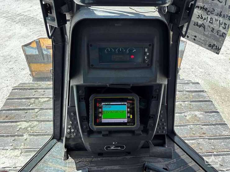 2018-deere-650k-image-71