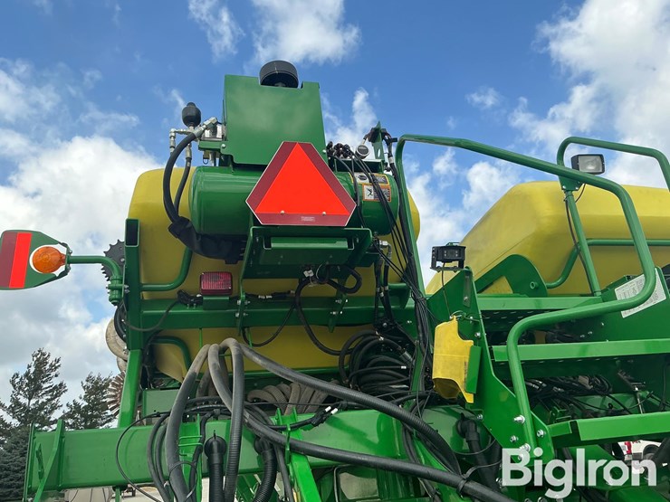 2018-john-deere-1795-image-13