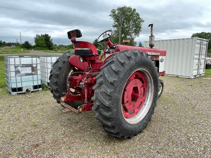 #4905-•-farmall-560-diesel-tractor-image-5