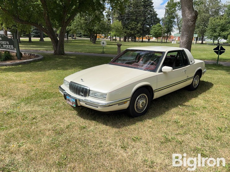 1991-buick-riviera-car-image-1