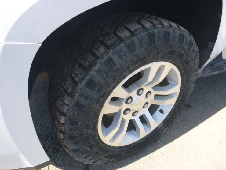 2015-chevrolet-tahoe-image-12