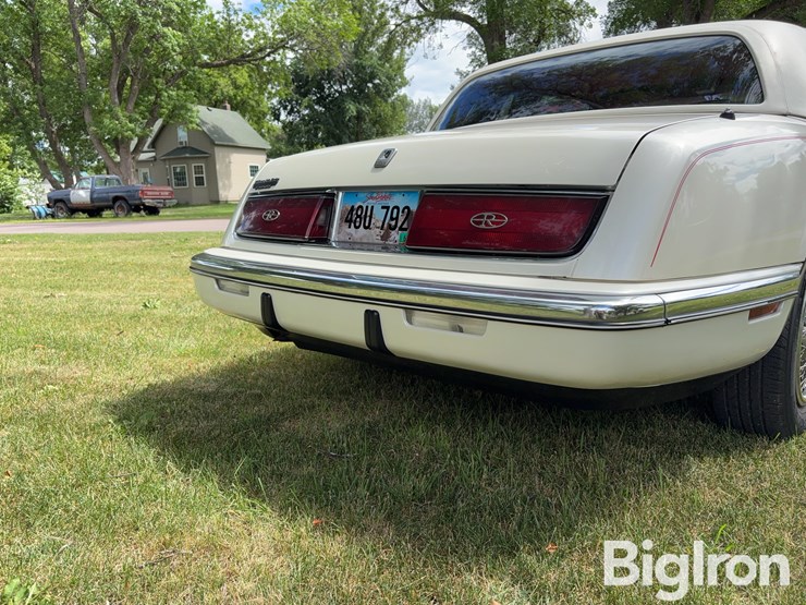1991-buick-riviera-car-image-16