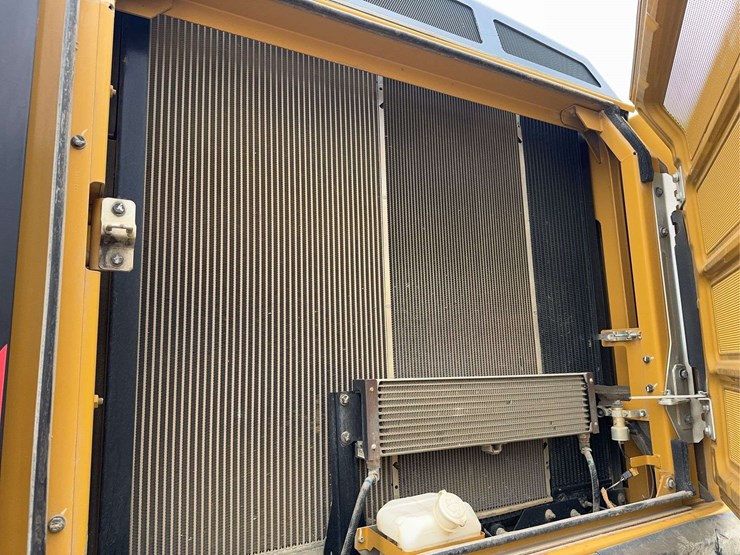 2014-caterpillar-336e-image-34