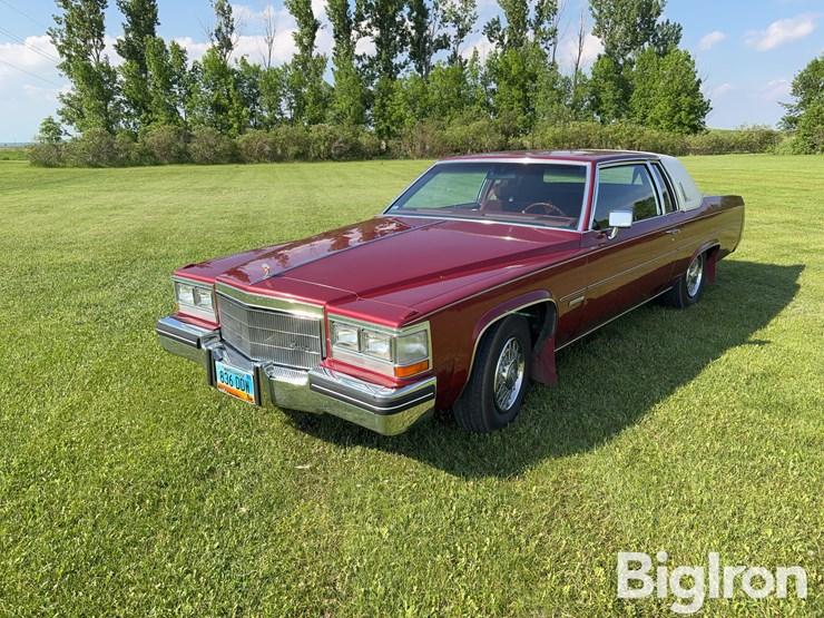 1983-cadillac-coupe-de-ville-2-door-coupe-image-1