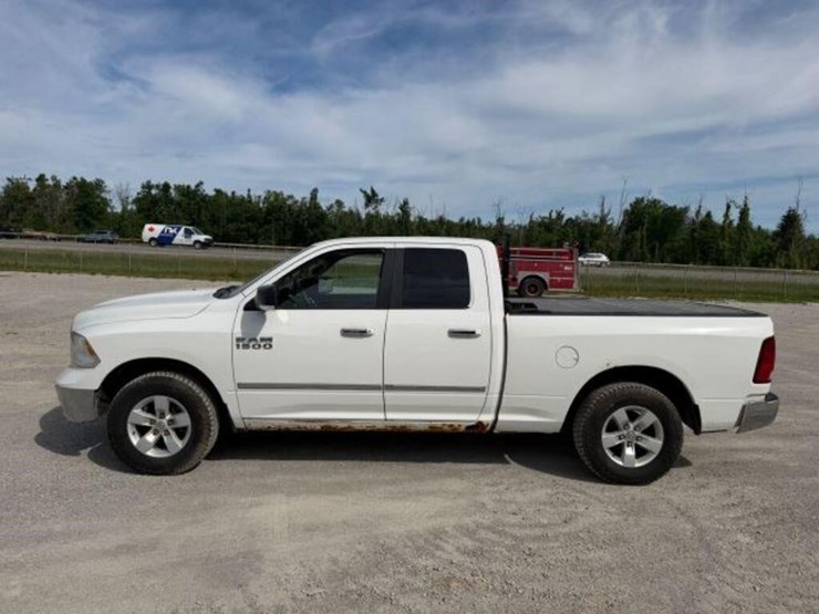 2017-ram-1500-slt-image-6