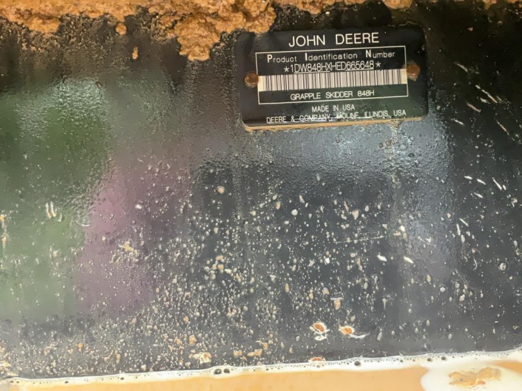 2015-deere-848h-image-39