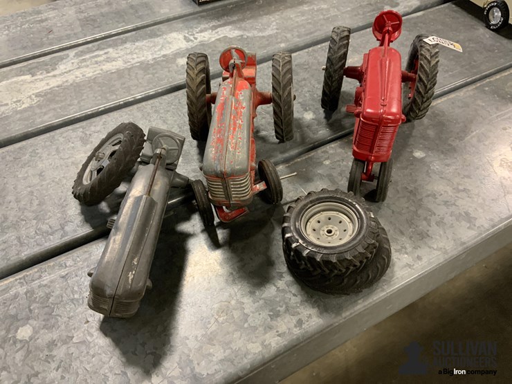 hubley-toy-tractors-and-parts-image-2