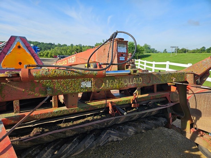 new-holland-1431-image-23