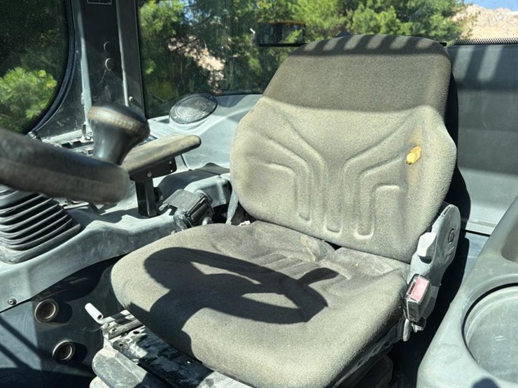 2016-john-deere-64-image-31