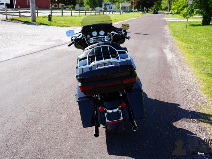 run-#10---2011-harley-davidson-flhx-motorcycle-image-6