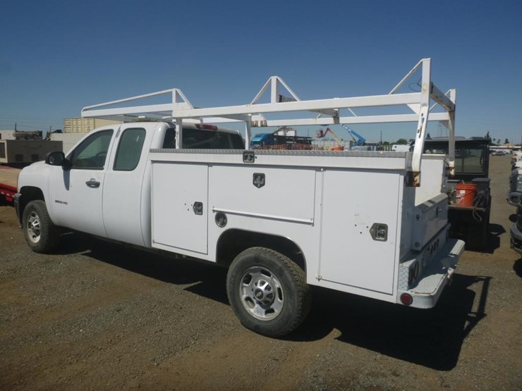 2011-chevrolet-2500-image-4