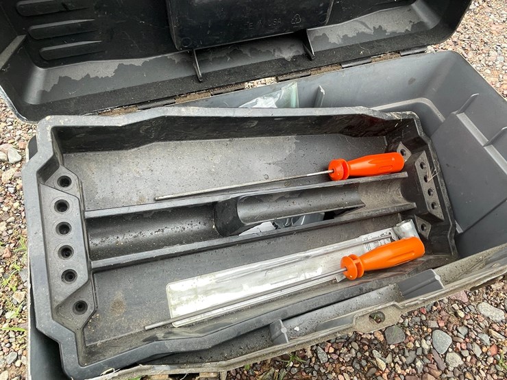 #4946-•-stihl-ms180-chainsaw-image-10