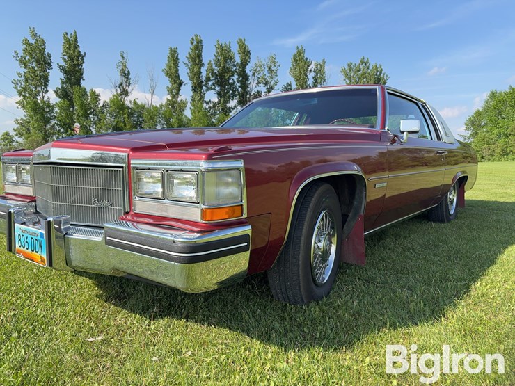 1983-cadillac-coupe-de-ville-2-door-coupe-image-9