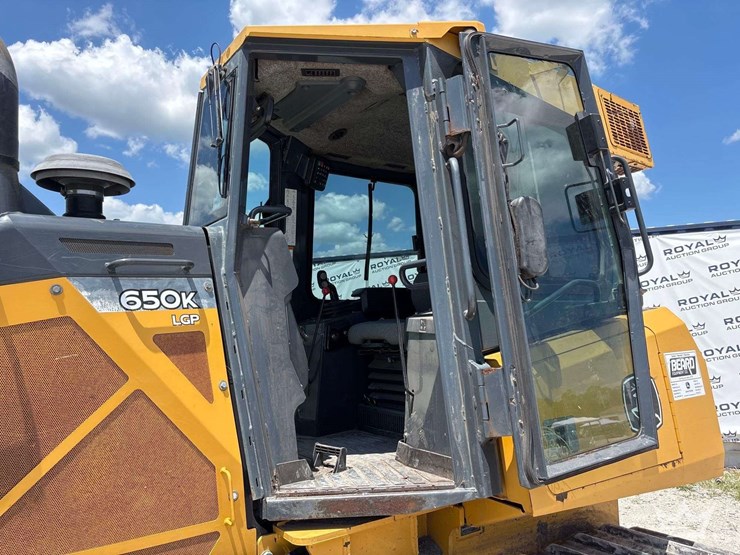 2018-deere-650k-image-21