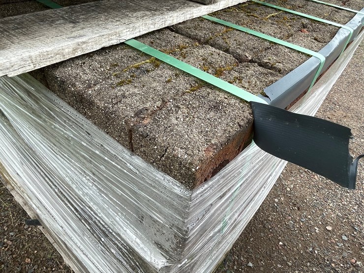#4957-•-pallet-of-bricks-image-5