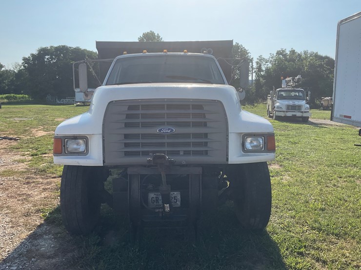 1996-ford-f800-image-2